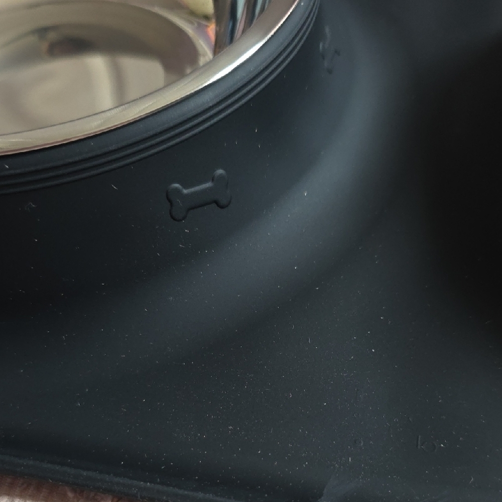 Stainless Steel Pet Bowls with Black Mat - Picture 6 of 7